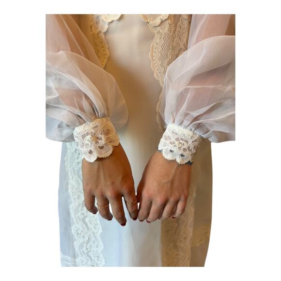 Vintage 1970s Sheer Lace High Neck Bridal Wedding Gown with Bow Detail 
 XS - Picture 17 of 17